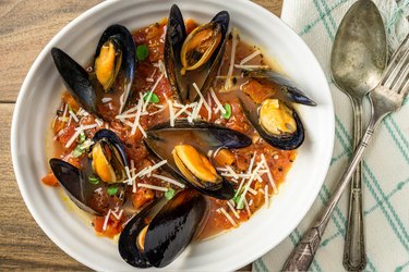 Mussels in garlic and wine broth