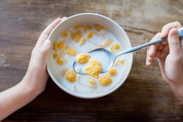 how much milk in a bowl of cereal What is a standard size bowl?