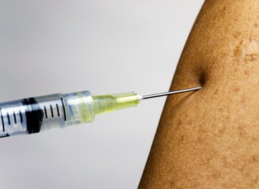 injections im give b12 administering livestrong minimize requires technique infection pain good