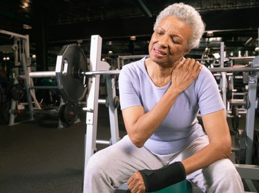 What Causes Chest Muscle Strains and How to Treat It - PMIR