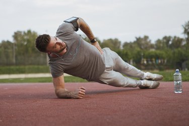 Man doing proper side plank