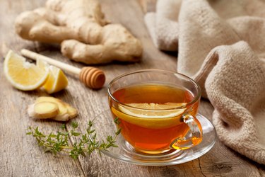 9 Best Teas to Reduce Bloating and Flatten Your Tummy