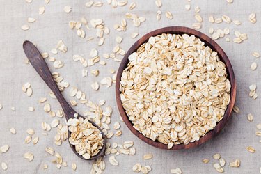 top view of a bowl of raw oats, as a natural remedy for bug bites