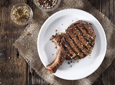 Grilled pork chop with spices