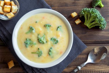 cheese cream soup with broccoli