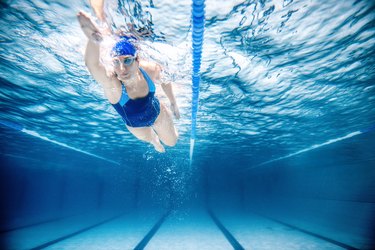 How much do i need to 2024 swim to lose weight