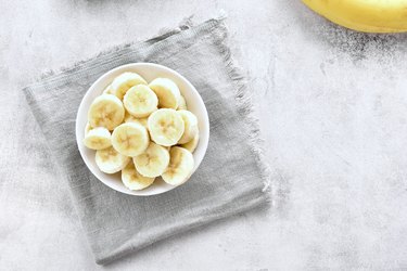 Banana slices in bowl