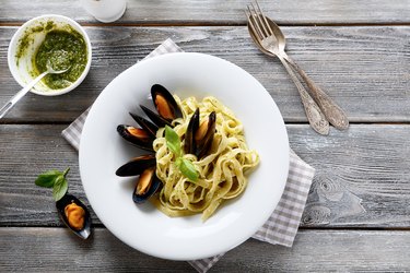 Nutritional pasta with seafood mussels