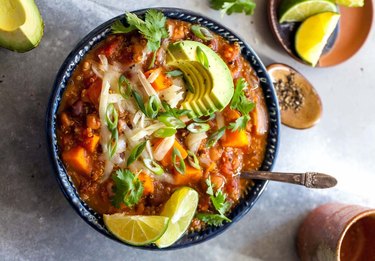 Slow Cooker Vegetarian Chipotle Chili With Quinoa