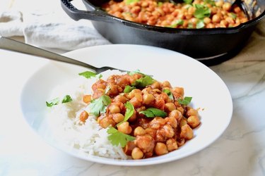 Chole (Indian Spiced Chickpeas)