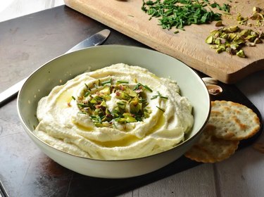 Creamy Roasted Cauliflower Dip With Garlic