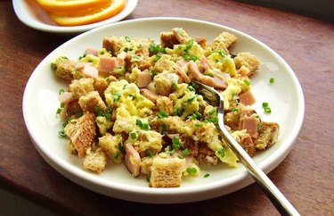 Egg, Organic Ham and Toast Scramble