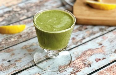 Vegan Hint-of-Sweet Avocado Shake Low-Carb Vegan Breakfast Recipes