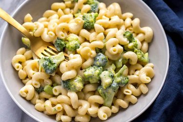 Healthy Instant Pot Mac and Cheese with broccoli