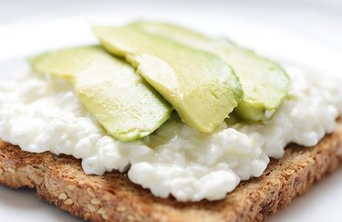 Avocado Breakfast Sandwich low-carb bread recipes