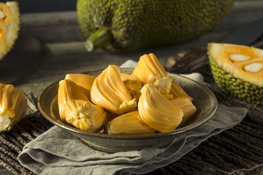 Fresh glucose-rich jackfruit pieces in plate