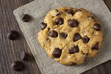 Chocolate Chip Oatmeal Cookies