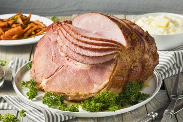 How to Bake a Fully-Cooked Semi-Boneless Ham for Maximum Flavor ...