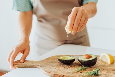 The Avocado Hugger Keeps Avocados Fresh 