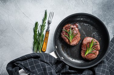 Complete Guide to Cooking Steak with Cast Iron Skillet