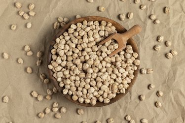 A bowl of chickpeas for muscle building diet