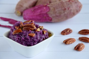  Okinawa Purple Sweet Potato, Hawaii Purple Potato, (White Skin  Purple Flesh). Excellent Yields and Flavor. Stores Well. (3 LB)