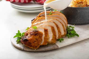 How to Roast Turkey Breast in a Convection Oven | livestrong