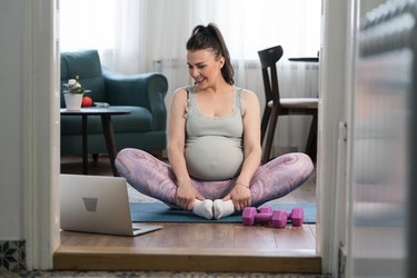 Good Exercises to Spread Hips for Childbirth livestrong