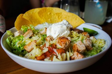Healthy chicken fajita salad