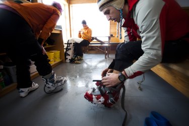 How to Adjust Ski Marker Bindings to Fit Boots of All Sizes | livestrong