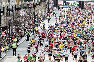 People running Boston Marathon