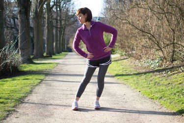 Woman doing Hip Circles before her run