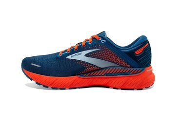 Brooks Adrenaline GTS 22, one of the best shoes for good posture