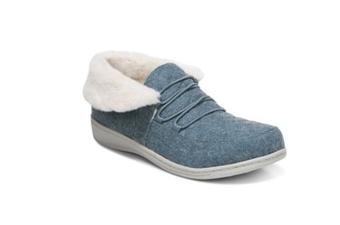 Vionic Believe Slipper, one of the best slippers for healthy feet