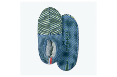 Bombas Gripper Slippers for men, one of the best slippers for healthy feet