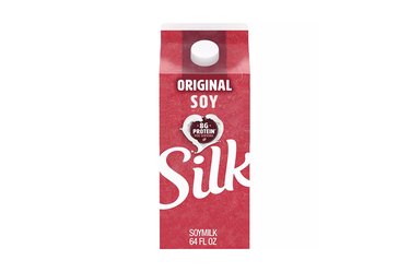 Silk Unsweetened Soy Milk, one of the best milks for weight loss
