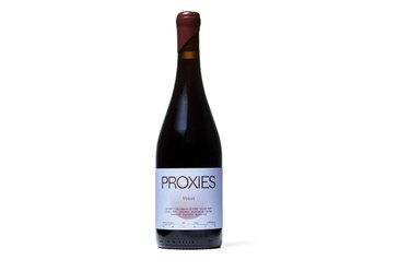 Bottle of Proxies Velvet, the Best Non-Alcoholic Red Wine