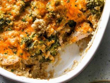 Cheesy Chicken and Broccoli Quinoa Bake