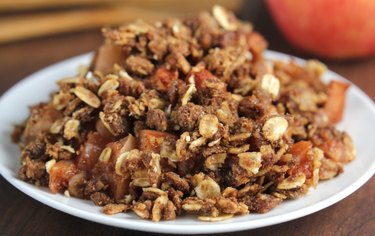 Healthy Slow Cooker Gingerbread Apple Crumble on a white plate