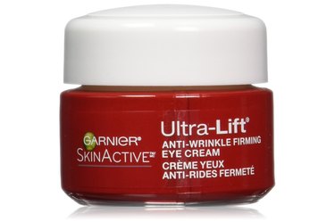 a photo of Garnier SkinActive Ultra-Lift Firming Anti-Wrinkle Eye Cream with Pro-Retinol on a white background