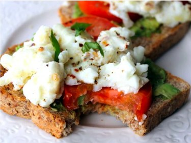 Open-Faced Power Breakfast Sandwich With Egg Whites, Avocado and Tomato