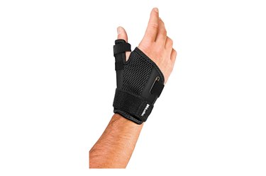 Mueller Thumb-Stabilizing Brace, one of the best over-the-counter tendonitis treatments