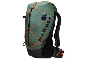 the Mammut Ducan Spine hiking backpack is great for tough elements