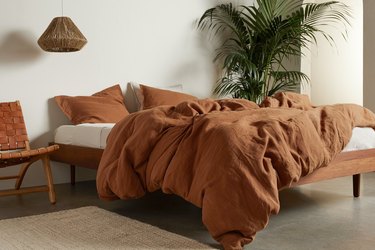 Parachute Home Linen Duvet Cover, one of the best duvet covers for hot sleepers
