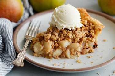 Pear Pie With Streusel Topping