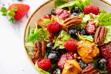 berry chicken salad, as an example of a high-protein salad for weight loss