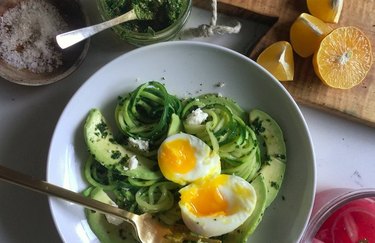 Pesto Zucchini Noodle Pasta with Avocado and Soft-Boiled Eggs  Read more: https://www.livestrong.com/recipes/pesto-zucchini-noodle-pasta-avocado-soft-boiled-eggs/#ixzz7RDAbbSTZ