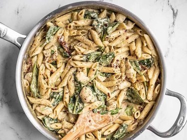 One-Pot Creamy Pesto Chicken Pasta