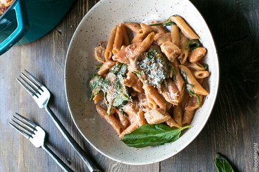 One-Pot Creamy Tomato Chicken Spinach Pasta