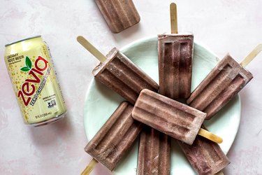 Chocolate Creamy Root Beer Fudge Pops